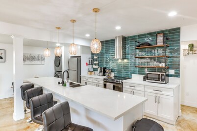 Hiker's Paradise: Twentynine Palms Home w/ Deck!