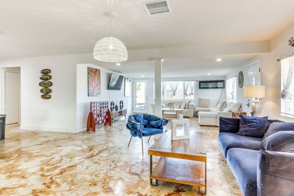 House (4 Bedrooms) | Interior