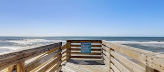 Oceanfront Gem w/ Views in North Topsail Beach