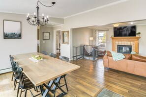 Interior - 9 Mi to Fairplay Beach: Mountain-view Getaway! (Fairplay)