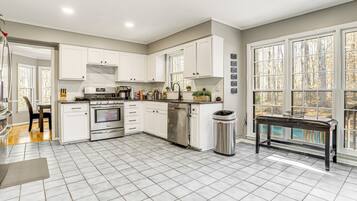 House (4 Bedrooms) | Bahagian dalam