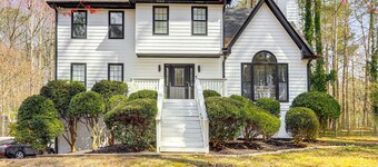 Private Hot Tub & Deck: Family Gem in Alpharetta
