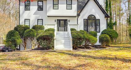 Private Hot Tub & Deck: Family Gem in Alpharetta
