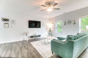 House (5 Bedrooms) | Interior