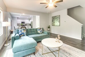 House (5 Bedrooms) | Interior