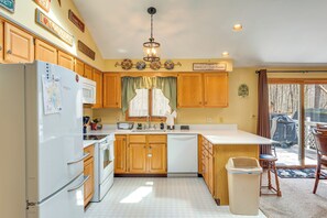 House (3 Bedrooms) | Interior