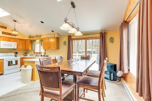 House (3 Bedrooms) | Interior