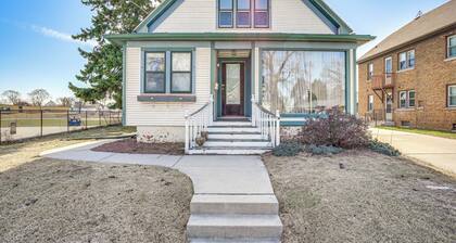 2 Mi to Dtwn: Studio Suite in Sheboygan