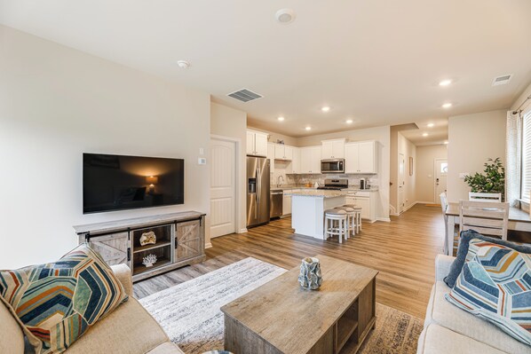 Apartment (3 Bedrooms) | Front of property - 5 Mi to Bethany Beach: Townhome w/ Pool! (Millville)