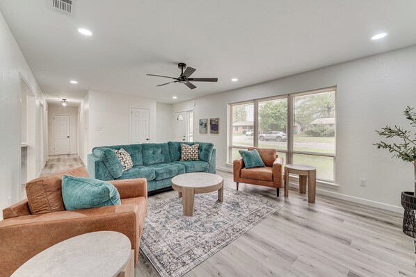 House (3 Bedrooms) | Interior