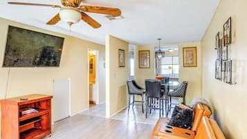 Apartment (2 Bedrooms) | Front of property