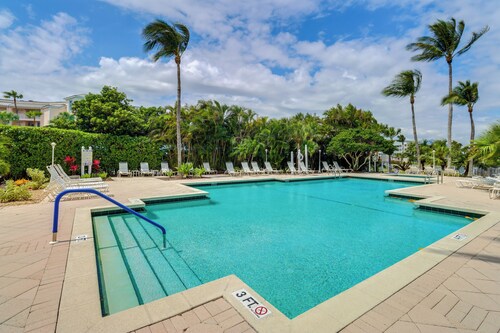 Walk to Stuart Beach: Resort Condo w/ Water View!