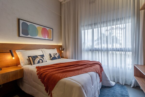 Een strijkplank/strijkijzer, gratis wifi, beddengoed