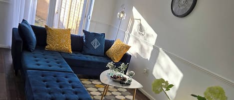 House, 2 Bedrooms | Living area