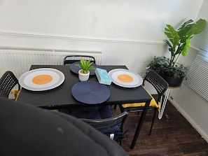 House, 2 Bedrooms | Dining - Tranquil Getaway in Wolverhampton - Perfect for Relaxation (Wolverhampton)
