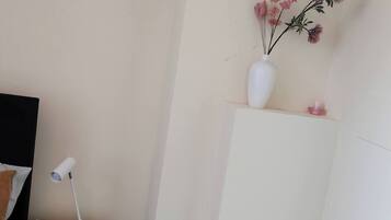 Apartment, 1 Bedroom, Fireplace, City View | Interior