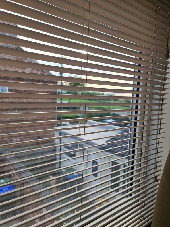 Bureau, espace de travail pour ordinateur portable, Wi-Fi gratuit