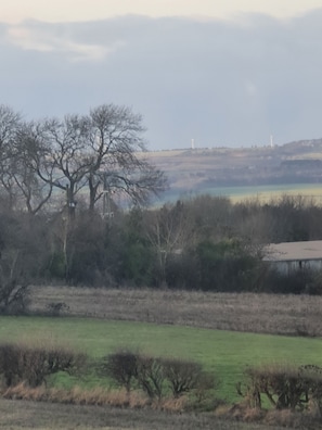 Bureau, espace de travail pour ordinateur portable, Wi-Fi gratuit