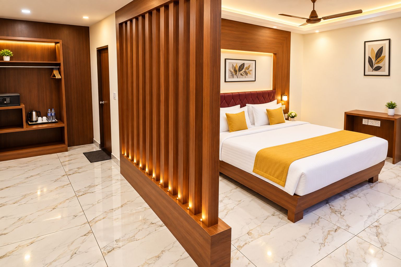 Ein Hotelzimmer mit Bett, Nachttisch und Kleiderschrank.