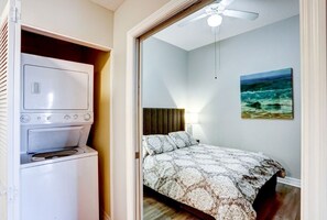3 dormitorios, tabla de planchar con plancha, wifi gratis y ropa de cama