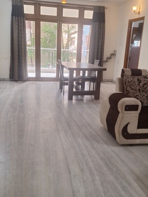 Deluxe Double Room | Living area | 32-inch LED TV with cable channels - Sunrise Castle (Hyderabad)