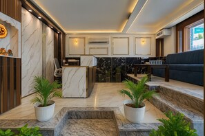 Reception - Hotel Paradise International by JMD Group (New Delhi)