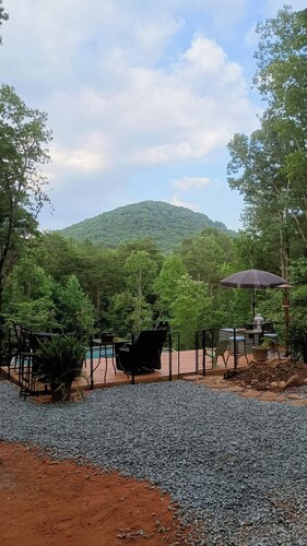 Charming 2-bedroom country house with AC, WiFi in Columbus