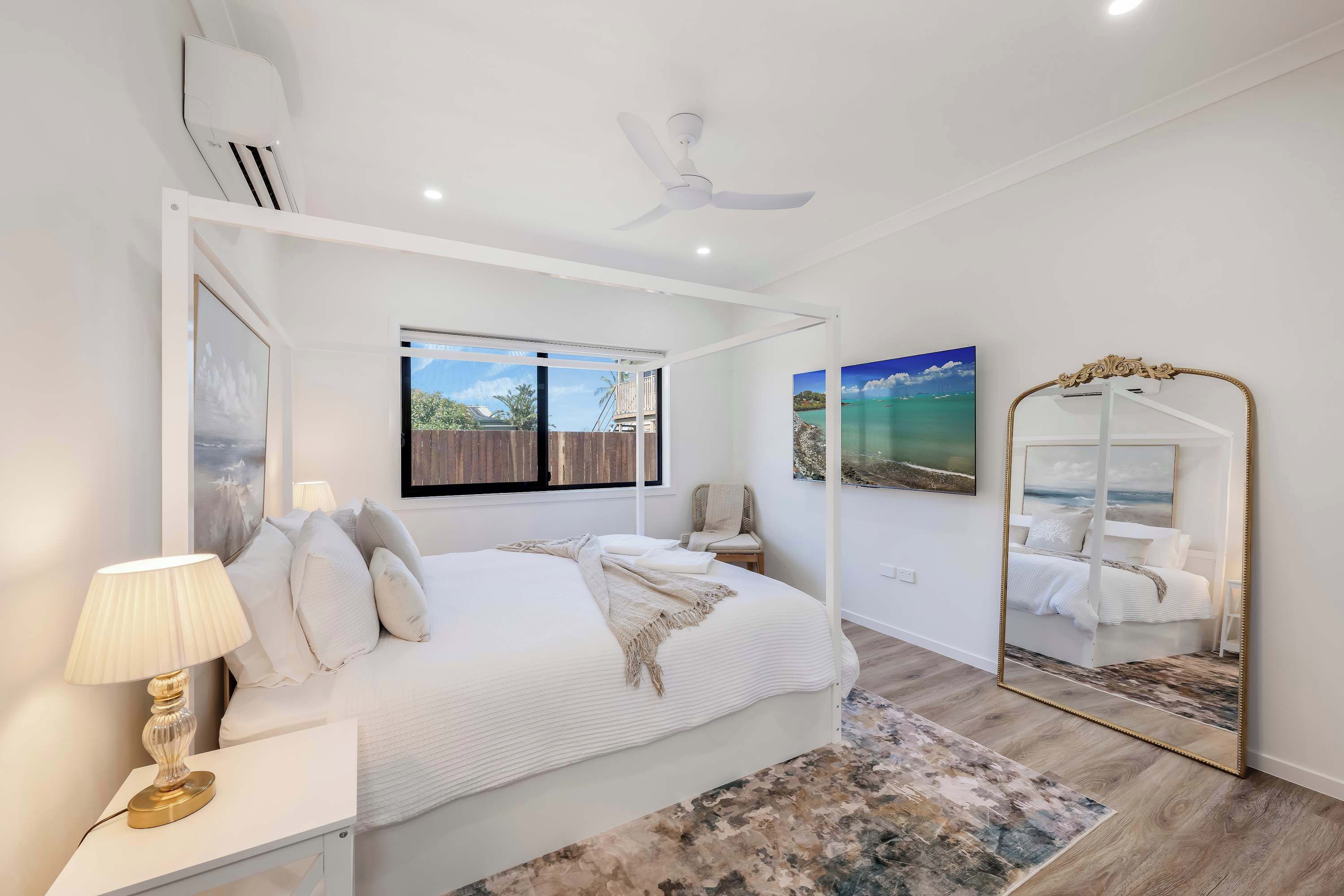 4 bedrooms, iron/ironing board, WiFi, bed sheets