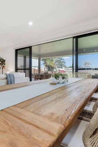 Burnett Heads Beach Family Escape