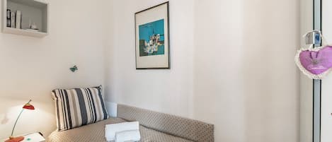Family Apartment, Multiple Bedrooms (Dimora di Grecale Monopoli) | 1 bedroom, free WiFi, bed sheets