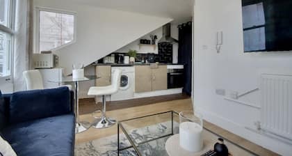 Top Floor Apartment in South Parade Pier