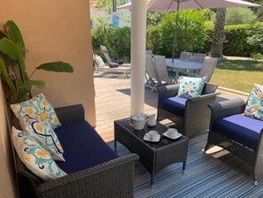 تناول الطعام بالخارج