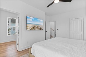 5 bedrooms, iron/ironing board, WiFi, bed sheets