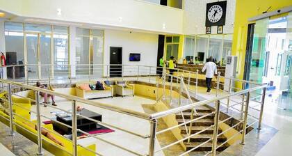 MONARCHS LUXURY PALACE HOTEL