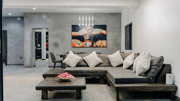 Luxury Villa, Housekeeping | Dining room