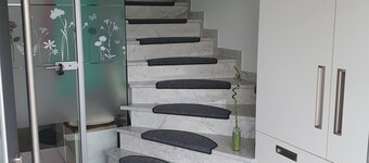 "Modern 2-room apartment in Troisdorf, centrally located - perfect retreat!"