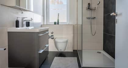 "Moderne 2-Zimmerwohnung in Troisdorf, zentral gelegen – perfekter Rückzugsort!"