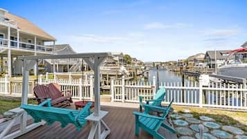 House, 4 Bedrooms | Terrace/patio