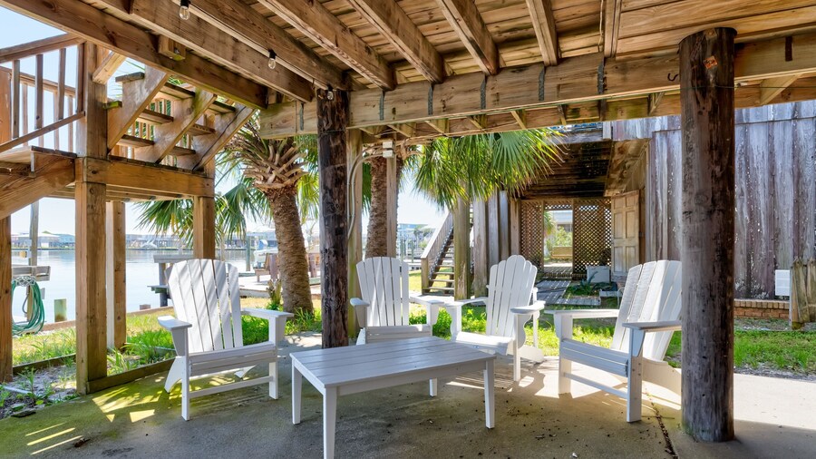 Sunny Side Up Ii - 320 Port Royal St 3 Bedroom Home