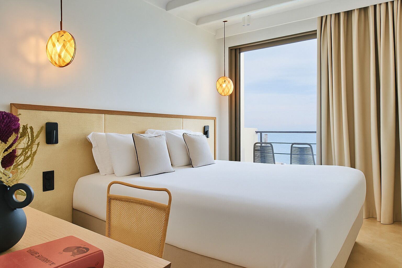 Caja de seguridad en la habitación, cortinas blackout y wifi gratis 