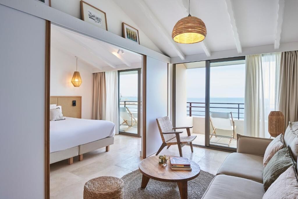 Caja de seguridad en la habitación, cortinas blackout y wifi gratis 