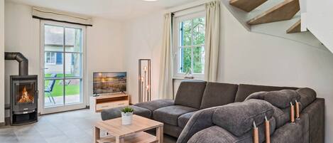 電視、壁爐、書籍、音響