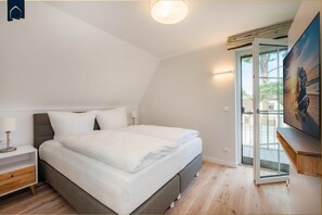 2 Schlafzimmer, Schreibtisch