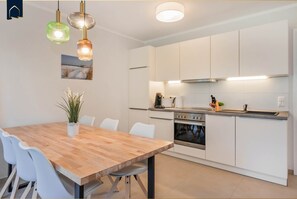 Kühlschrank, Ofen, Herdplatte, Geschirrspüler