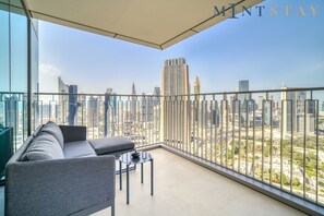 Apartemen Premium, 2 kamar tidur, pemandangan kota | Balkon