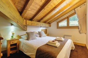 1 quarto, Wi-Fi de cortesia, roupa de cama