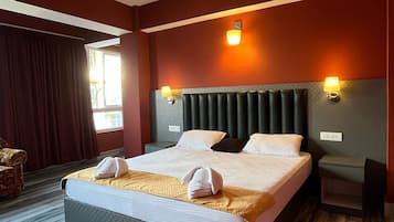Deluxe Double Room, Mountain View | Free WiFi