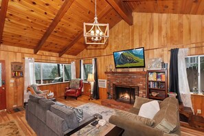 TV, fireplace, DVD player, offices