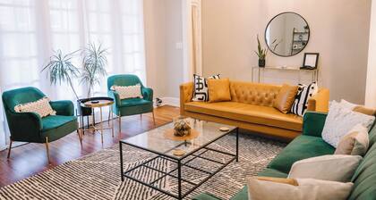 Insta-worthy 2Bd/1Ba Apt Steps from Downtown!