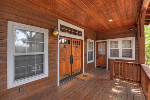 Matternhorn Peak Lodge - Upscale Mountain Escape